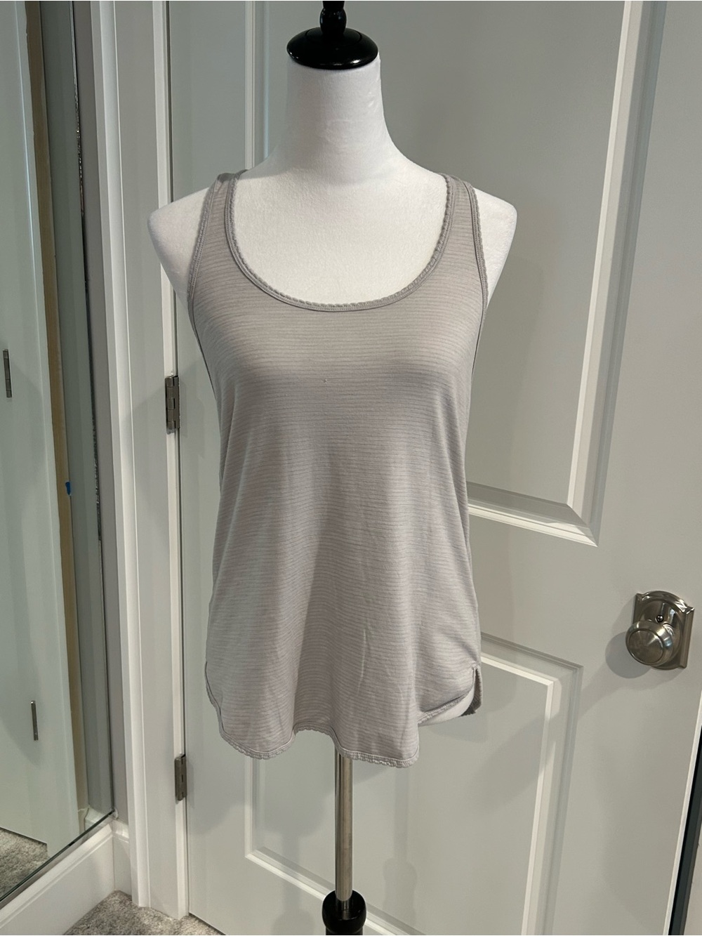 Lululemon 105 F Singlet
Heathered Silver Spoon, Sz 8/M